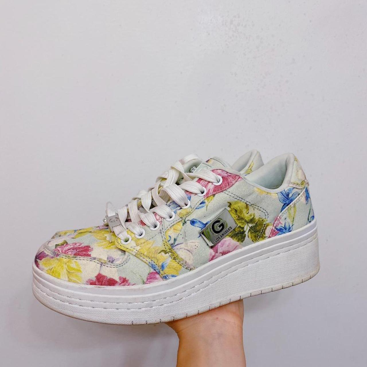 Guess flowers deals wedge sneakers