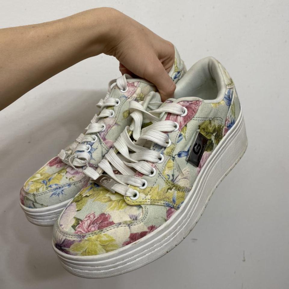 Guess flowers clearance wedge sneakers