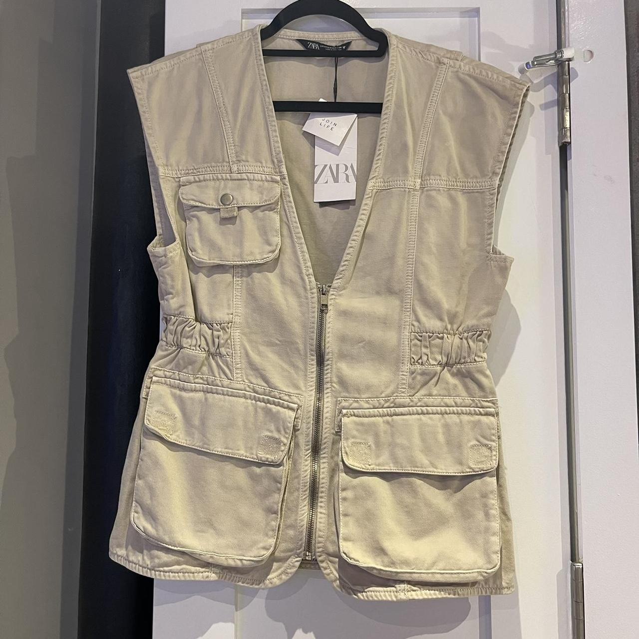 Zara Women's Tan and Cream Gilet Depop