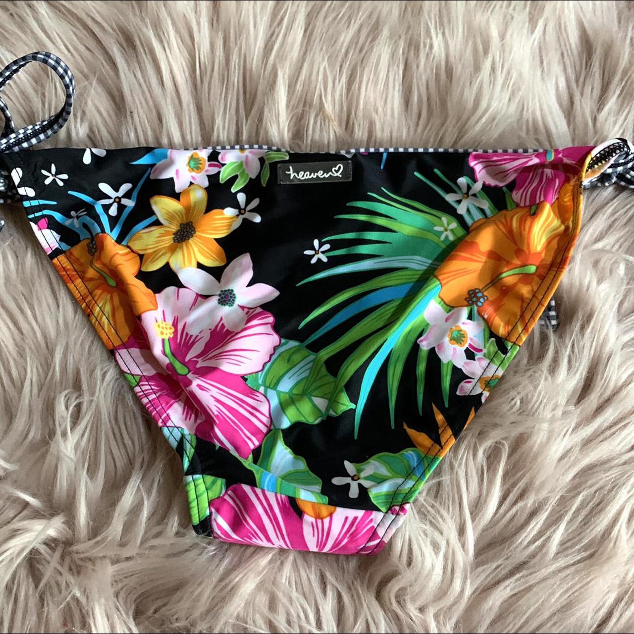 🖤 Heaven Bikini bottoms 🖤 Floral Hawaiian style... - Depop