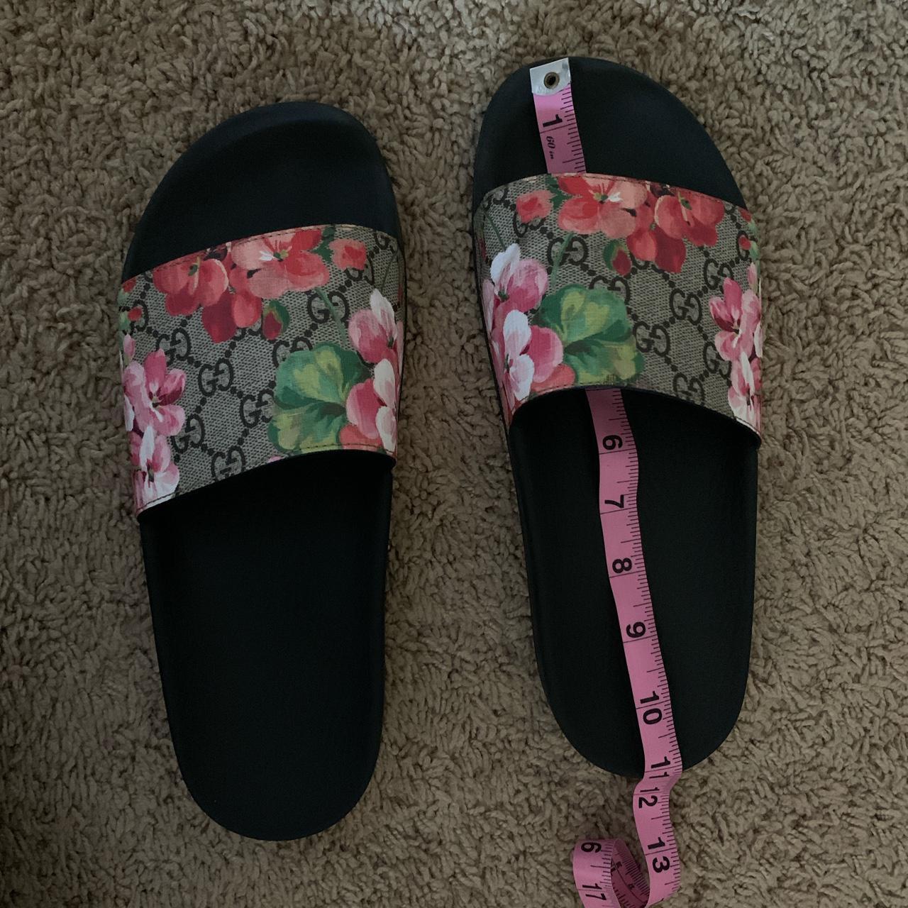 Real vs fake gucci bloom clearance slides