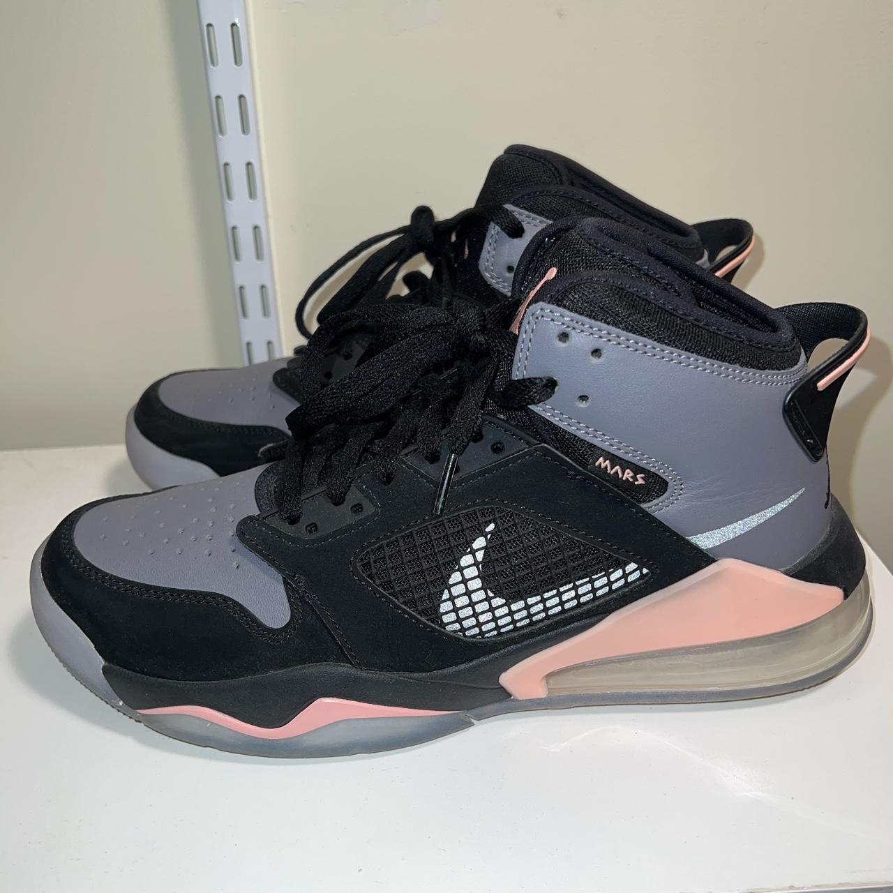 Jordan mars cheap 270 pink