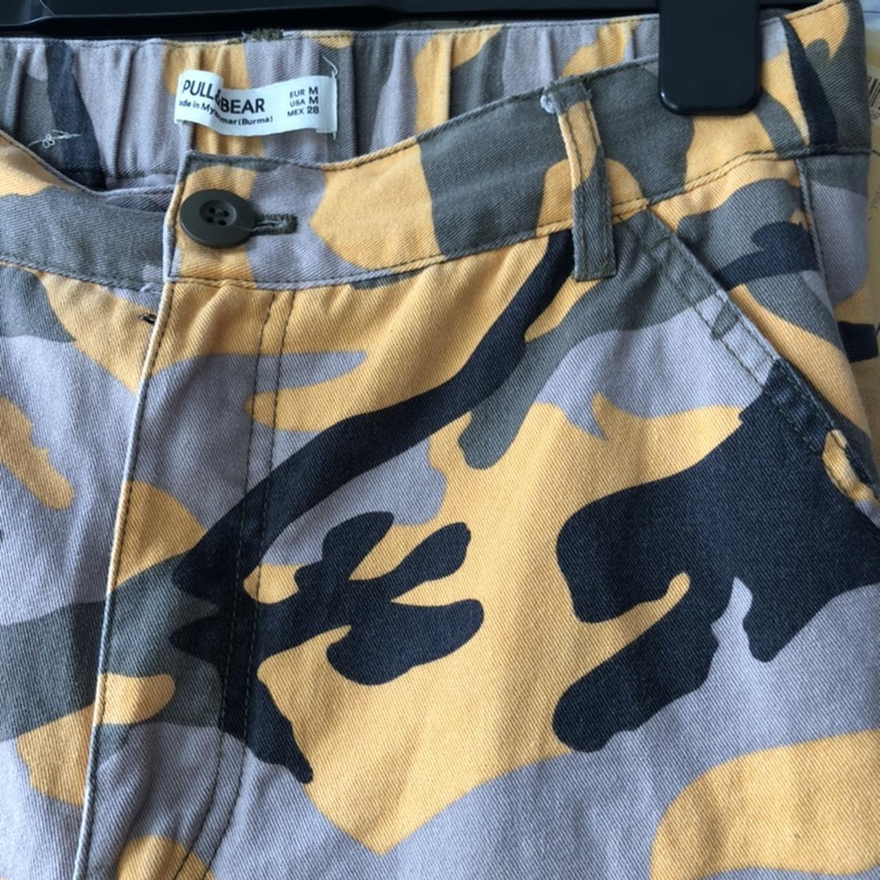 Pull and store bear camo pants