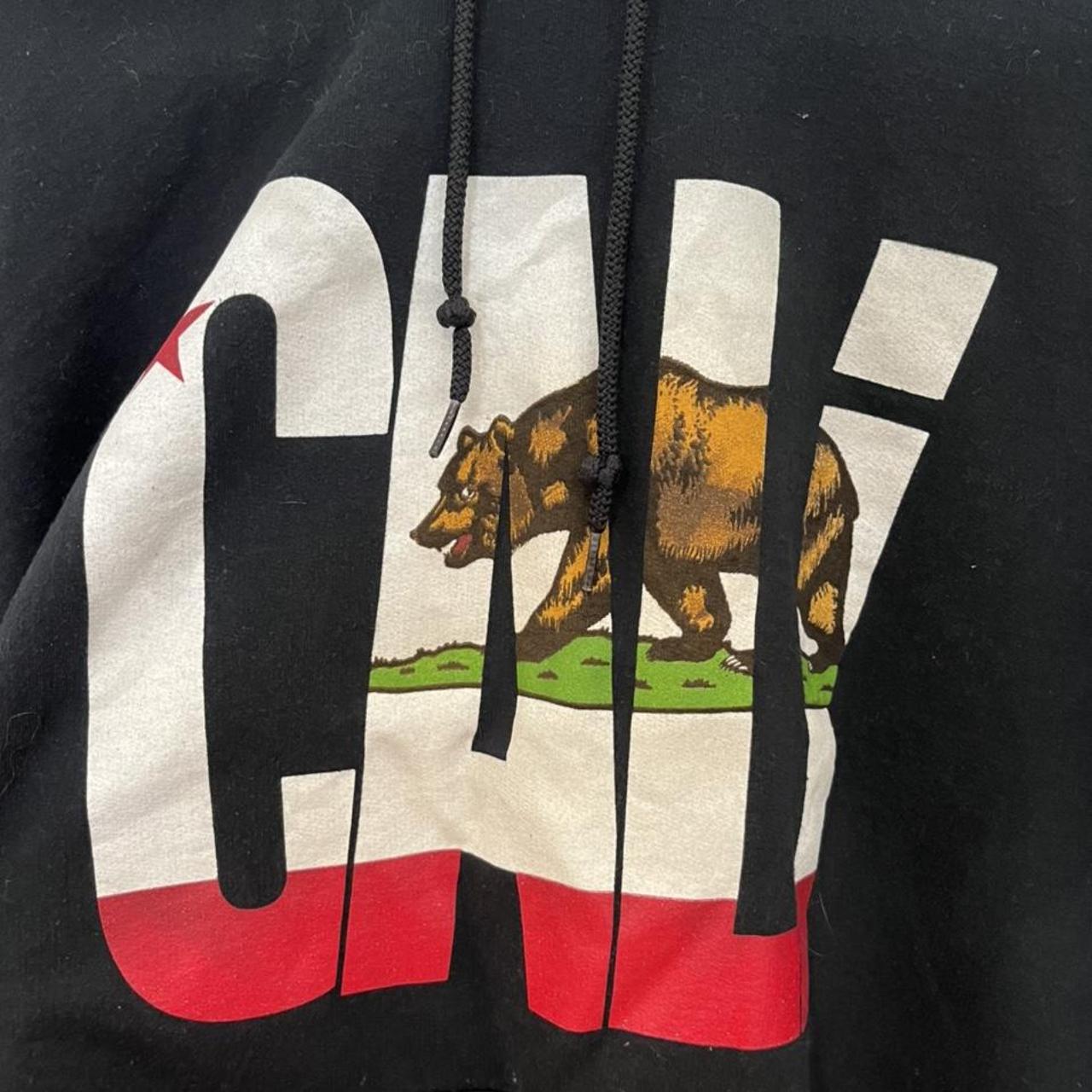 California Looks Men's Black and Yellow Sweatshirt (2)