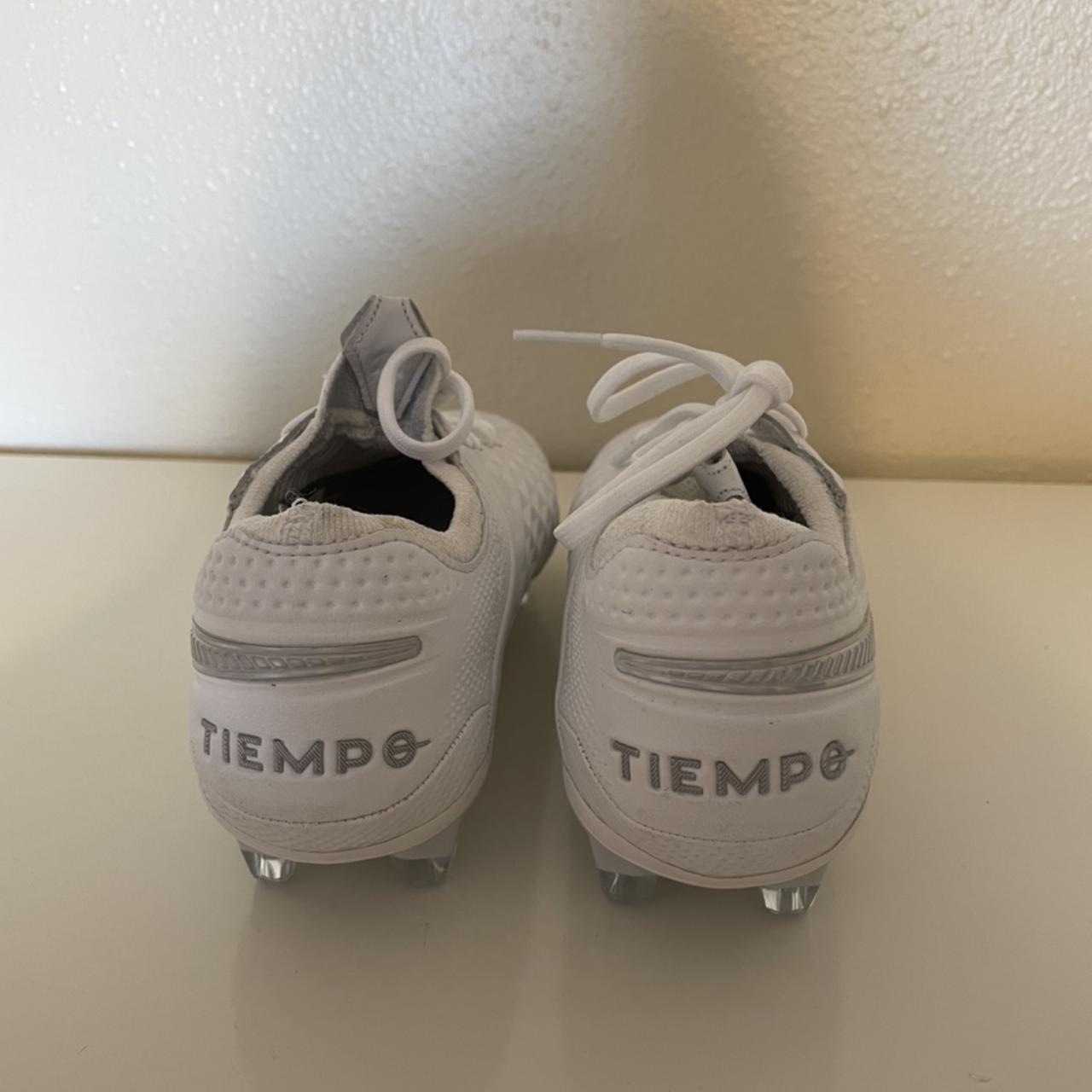 Nike Women's White and Silver (4)