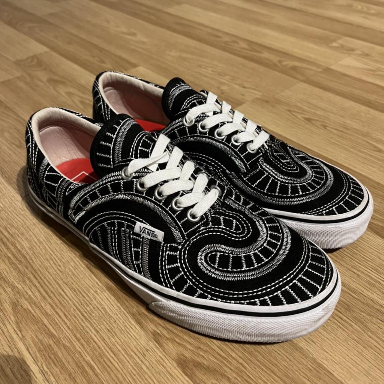 black low top vans