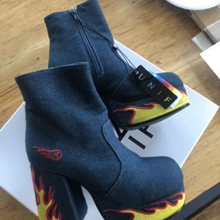 unif flame boots