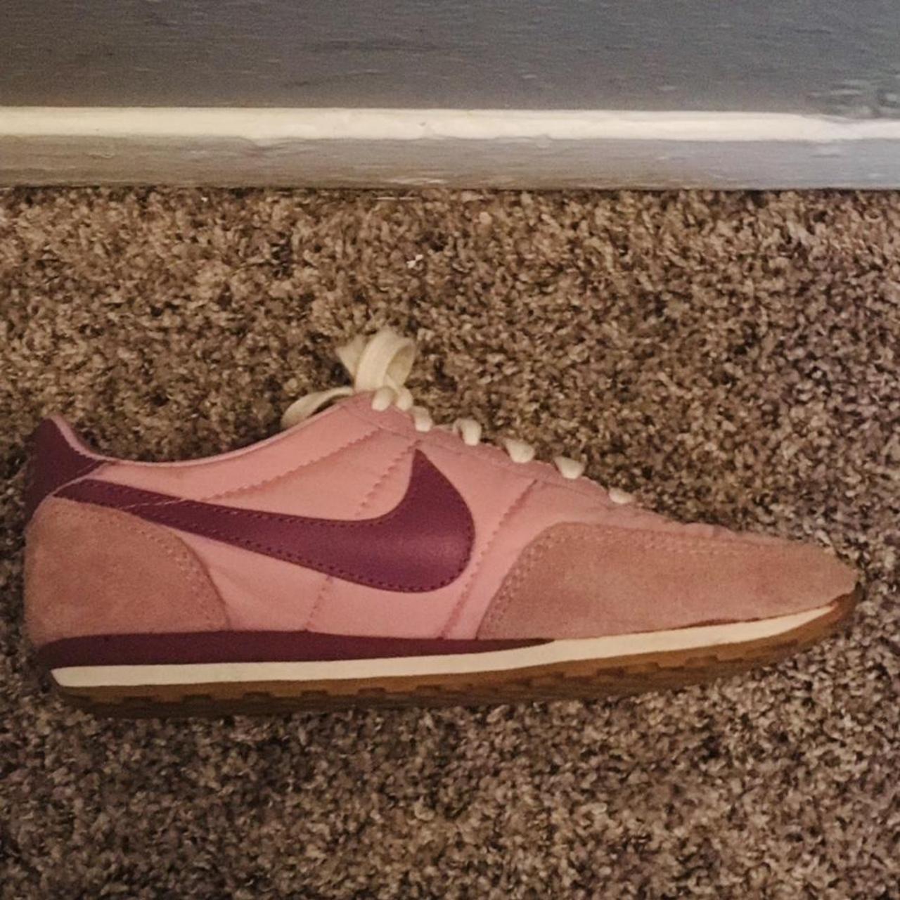 DEADSTOCK Vintage Nike Women’s Sneakers Size
