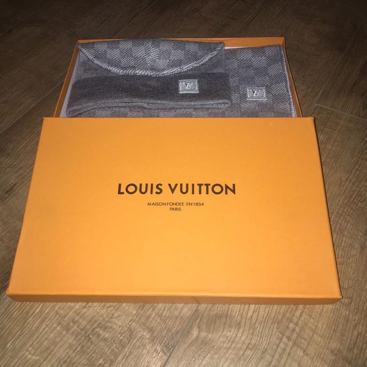 Louis Vuitton Hat & Scarf 4 Colour ways as you can - Depop