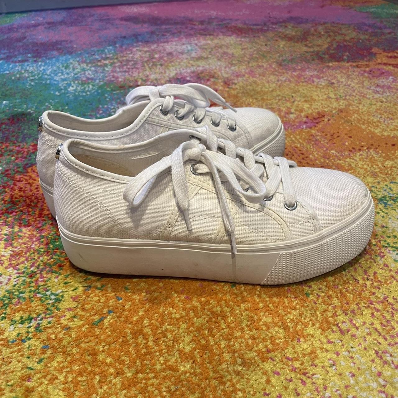 emmi white steve madden