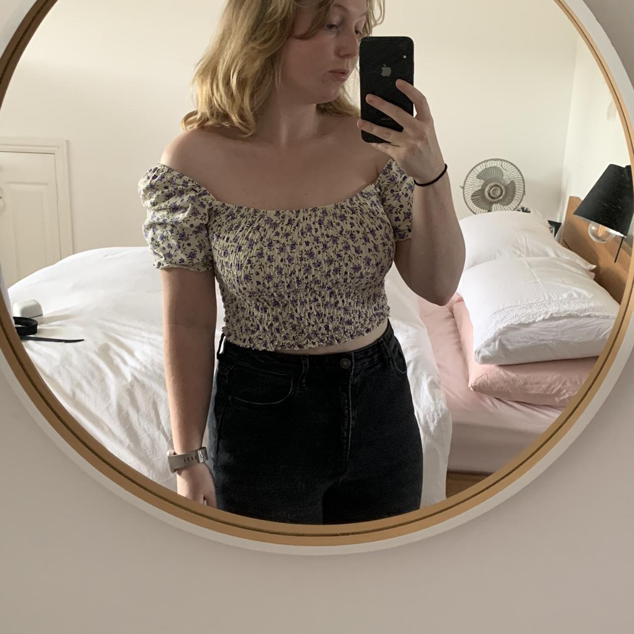 Urban Outfitters cropped floral top, worn once. Can... Depop