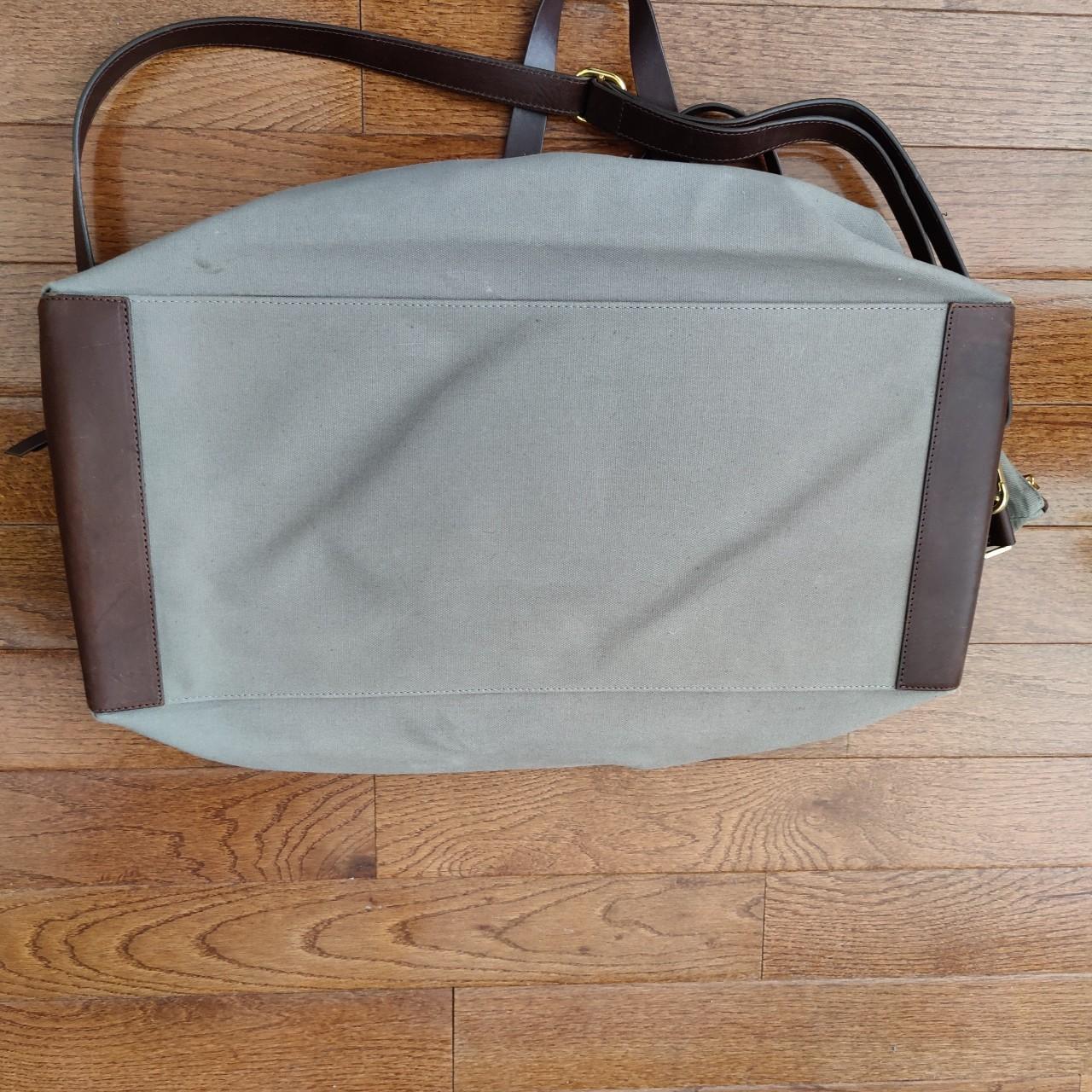 Product Image 4 - Cuyana Weekender Bag Charcoal Grey

Leather