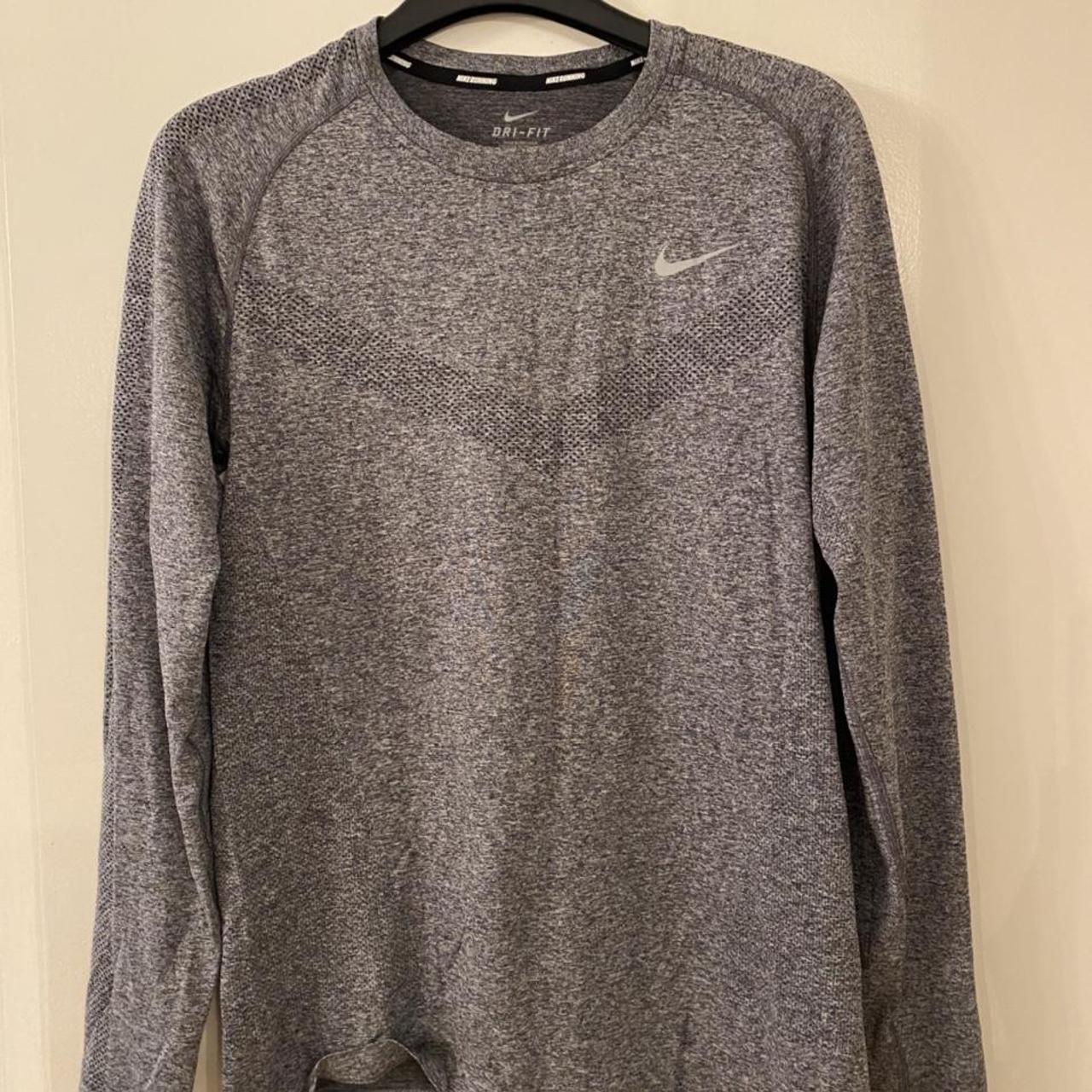 Nike dry fit gym top - size medium - worn once - Depop