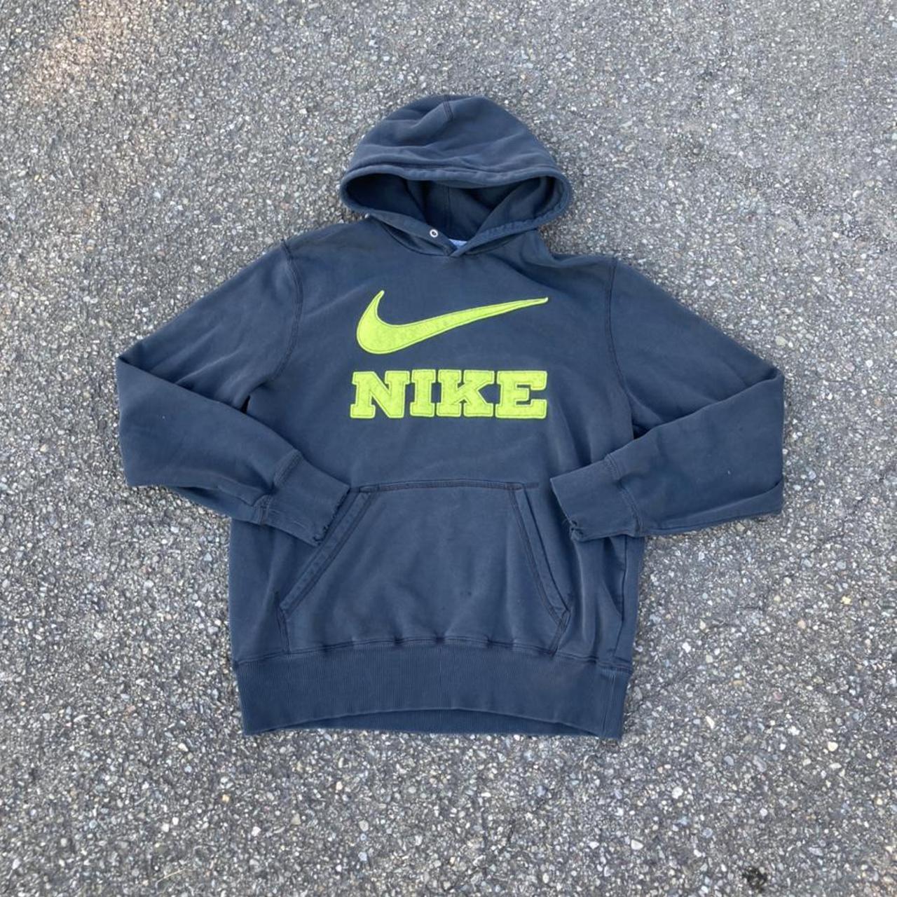 Nike Men's Black and Green Hoodie | Depop