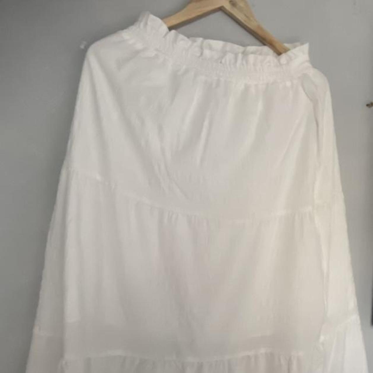 gorgeous white long flowy skirt, would look cute... - Depop