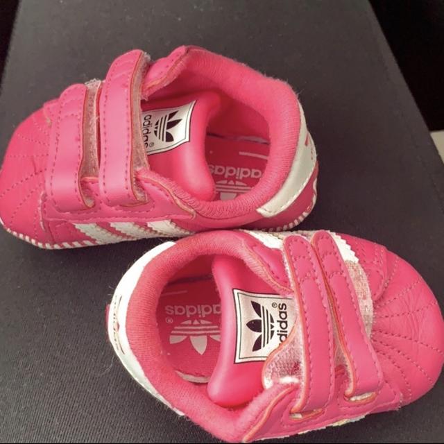 Baby adidas outlet crib shoes pink