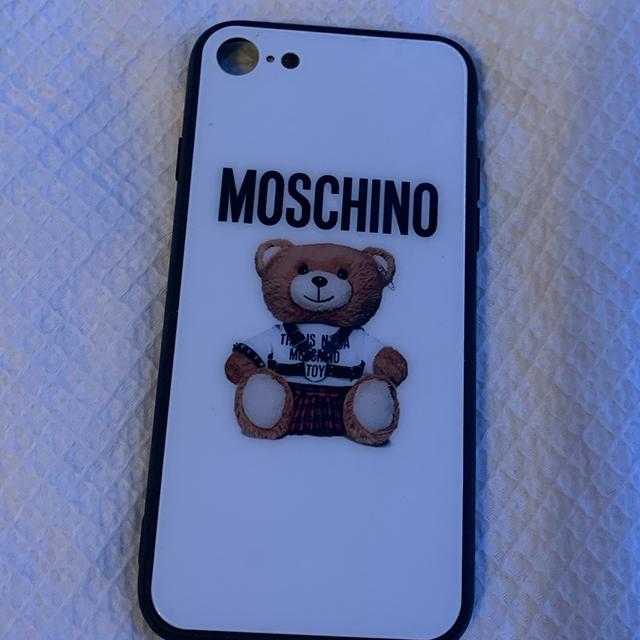 Love moschino discount iphone 7 case