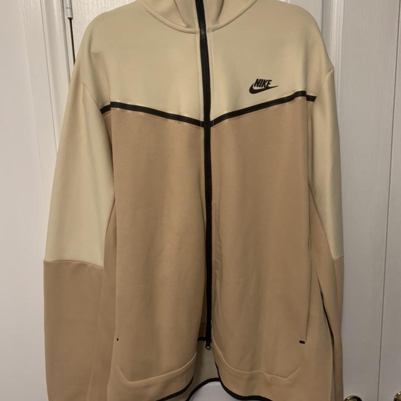 Nike Tech Fleece Jacket Never worn SIZE L Depop
