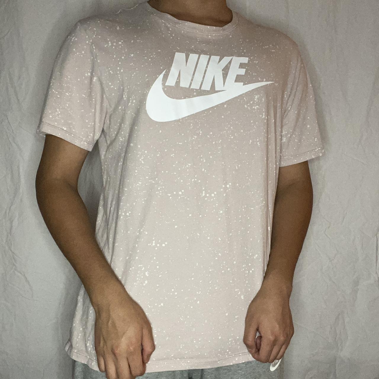 Nike Men's Pink T-shirt | Depop