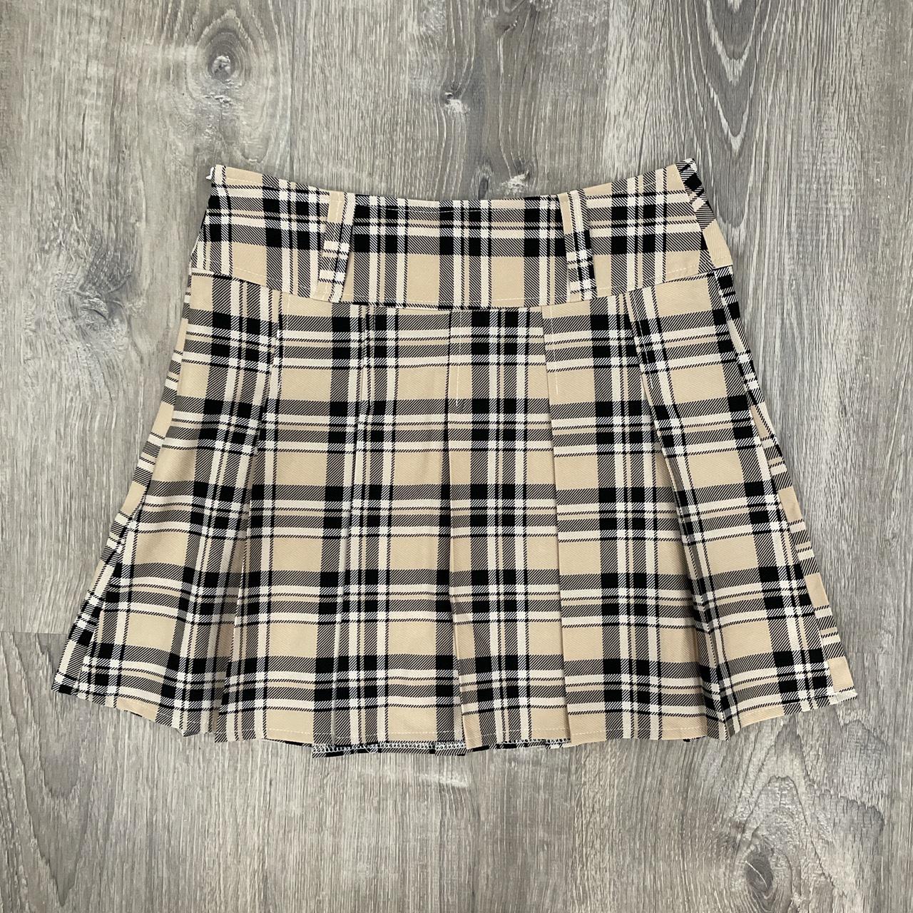 Size: SMALL Plaid skater Perfect for Depop