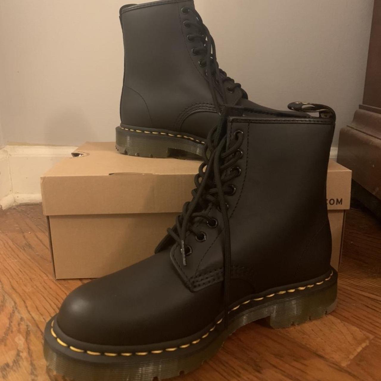 Dr martens boots non 2025 slip