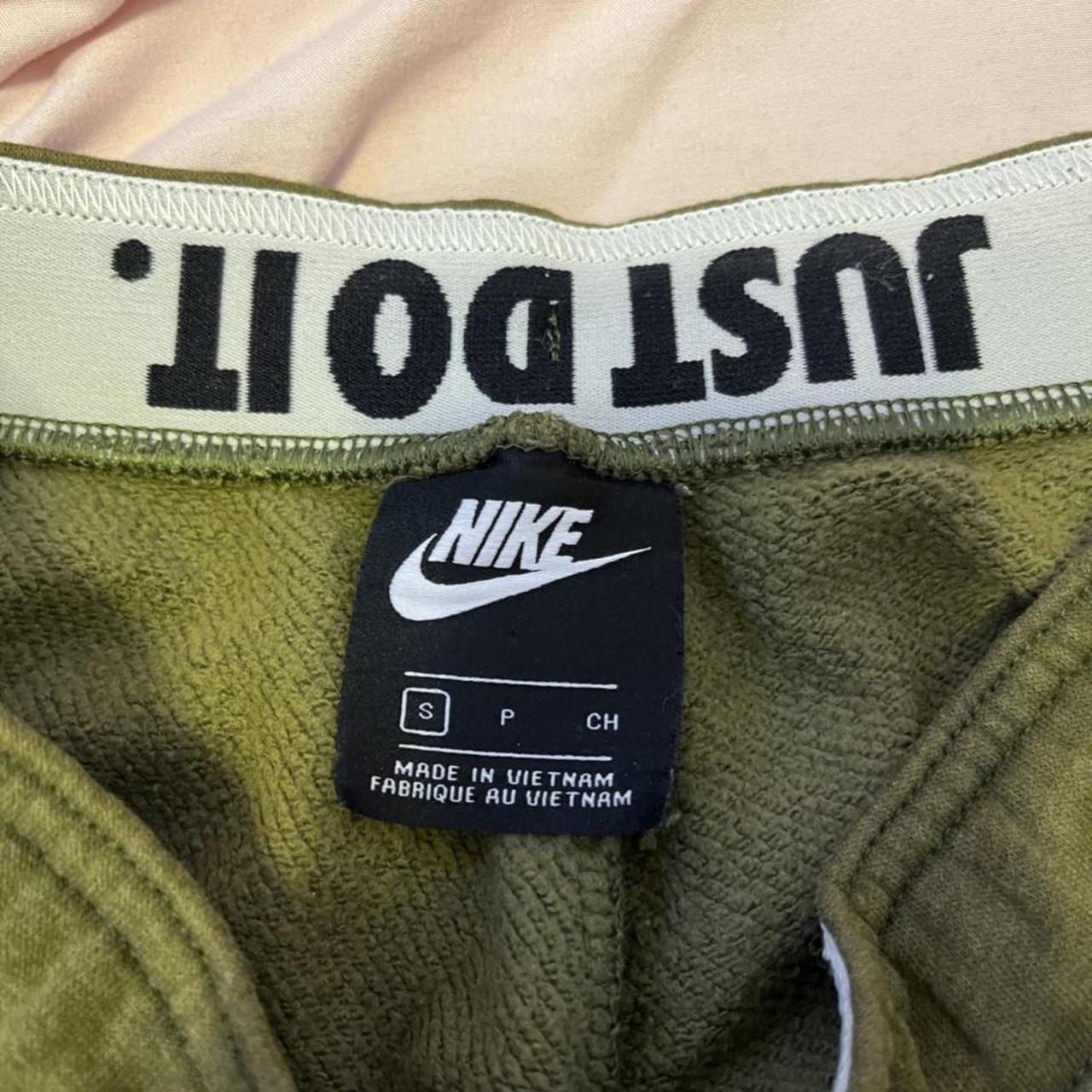 green nike joggers