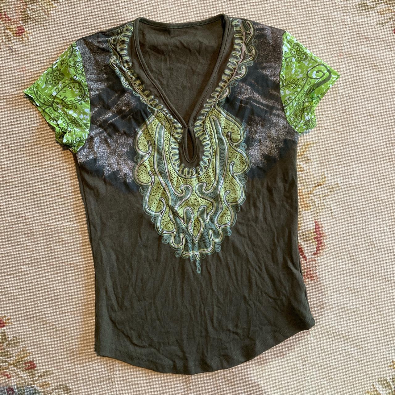 Khaki green tshirt top Y2K vintage 90s or 80s... Depop