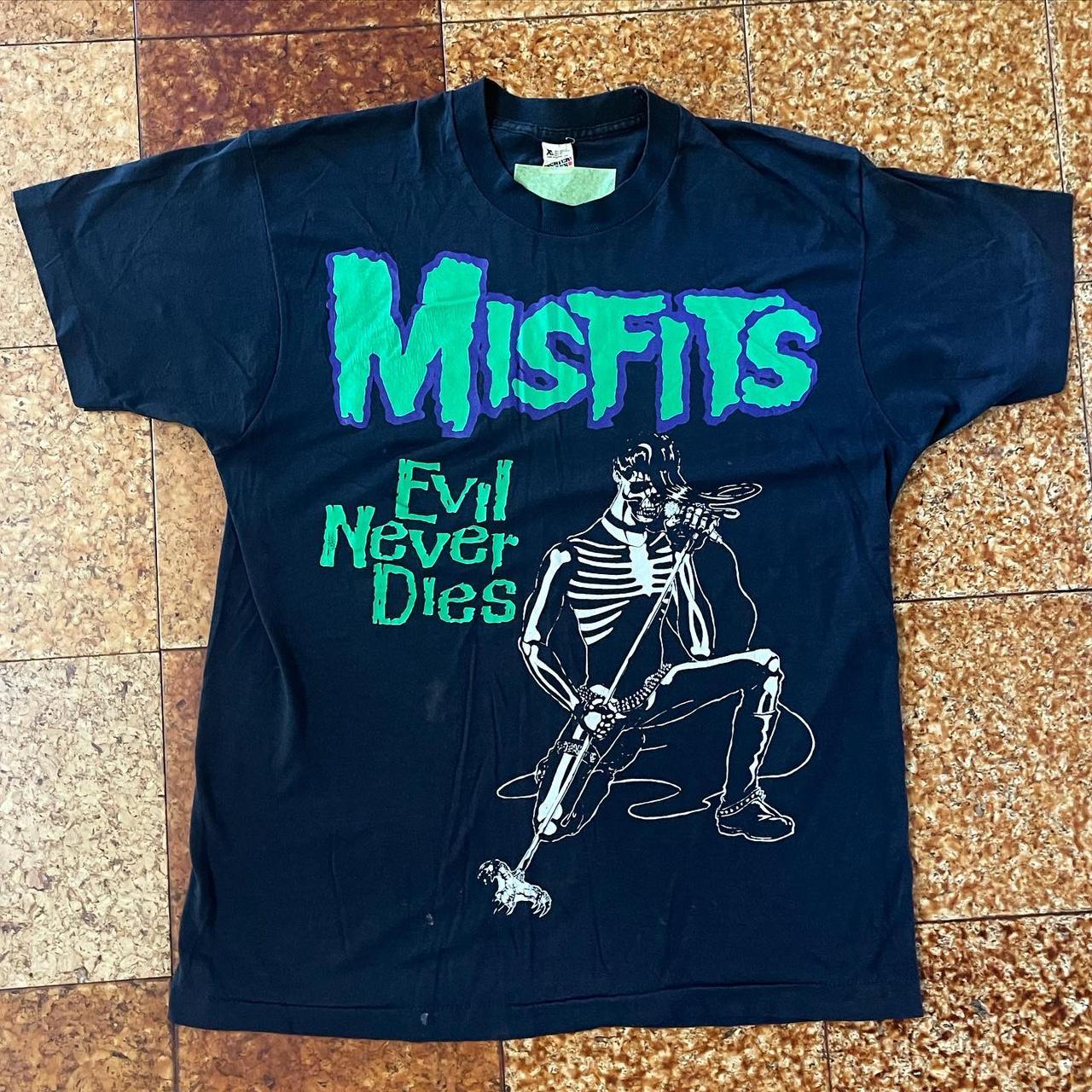 misfits #screenstars XL 20.5” p2p 27” long in | Depop