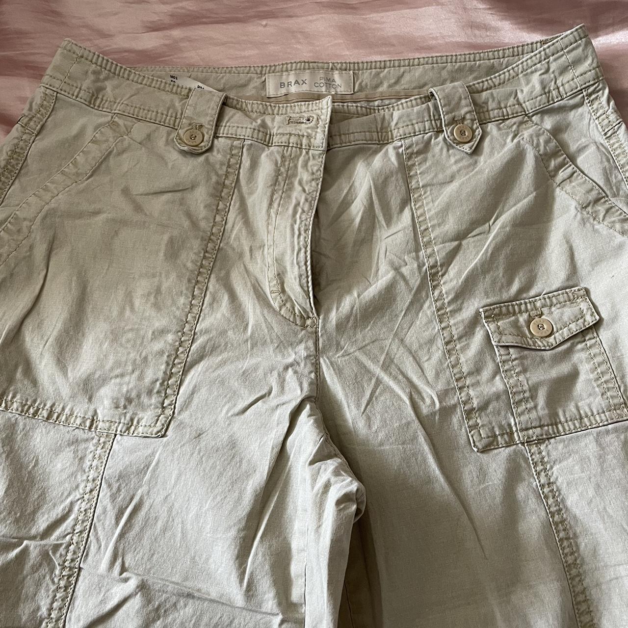 Y2K low waisted beige cargos with cool pocket... - Depop