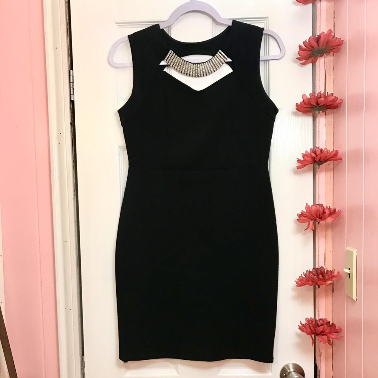 Papaya Women's Black Dress Depop
