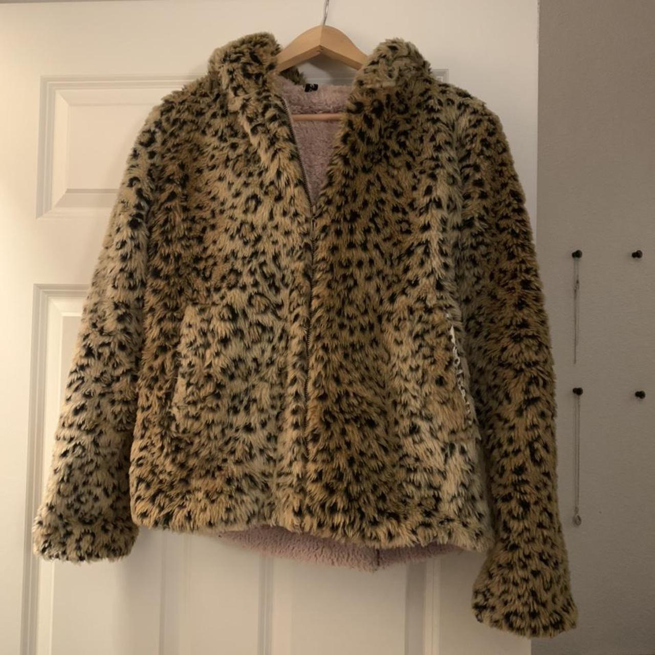 Read bio!! Vintage Y2k 2000s Cheetah print fur... - Depop