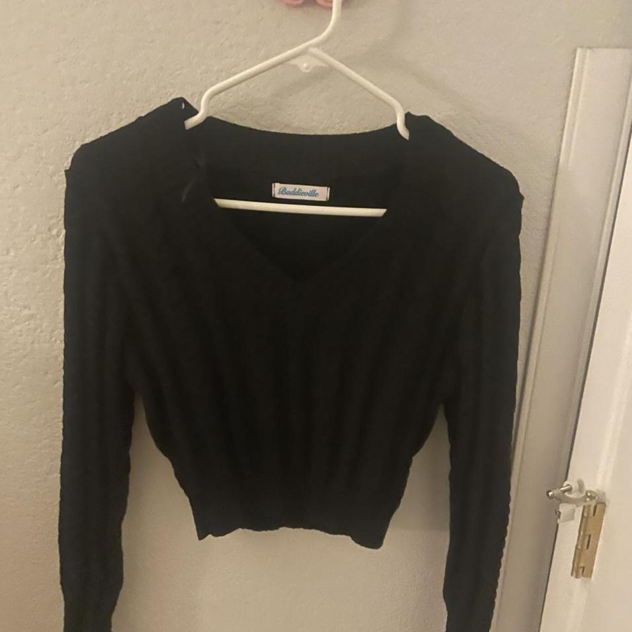 Black sweater pullover 🖤 can be worn by itself or... - Depop