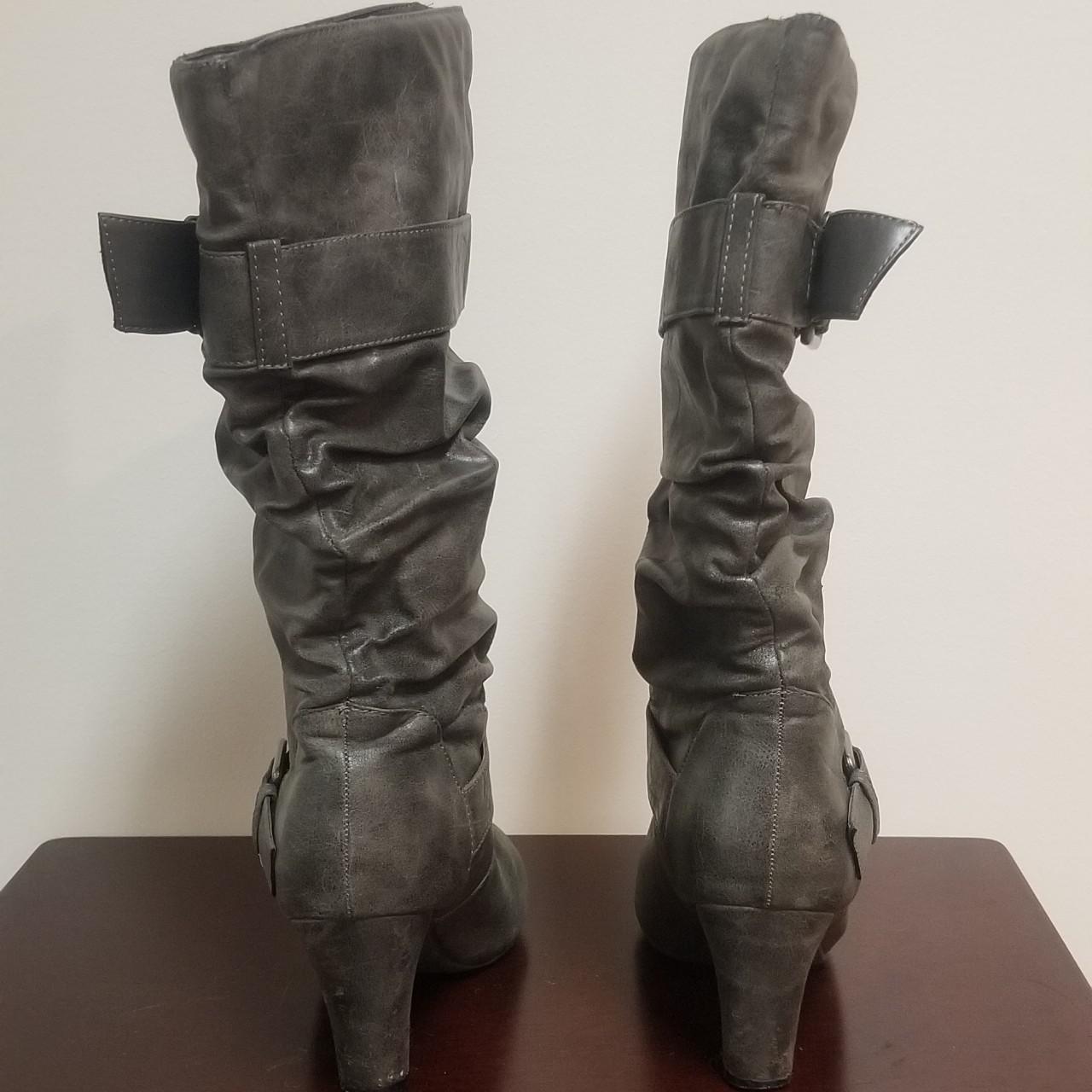 Women's Grey Boots Depop