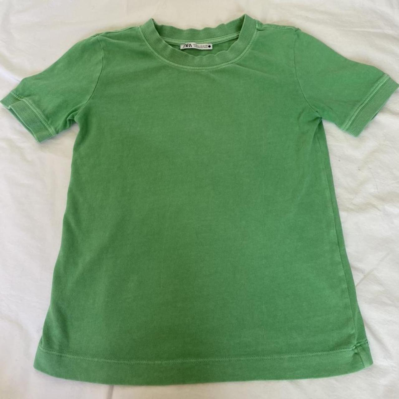 Zara Women's Green T-shirt | Depop