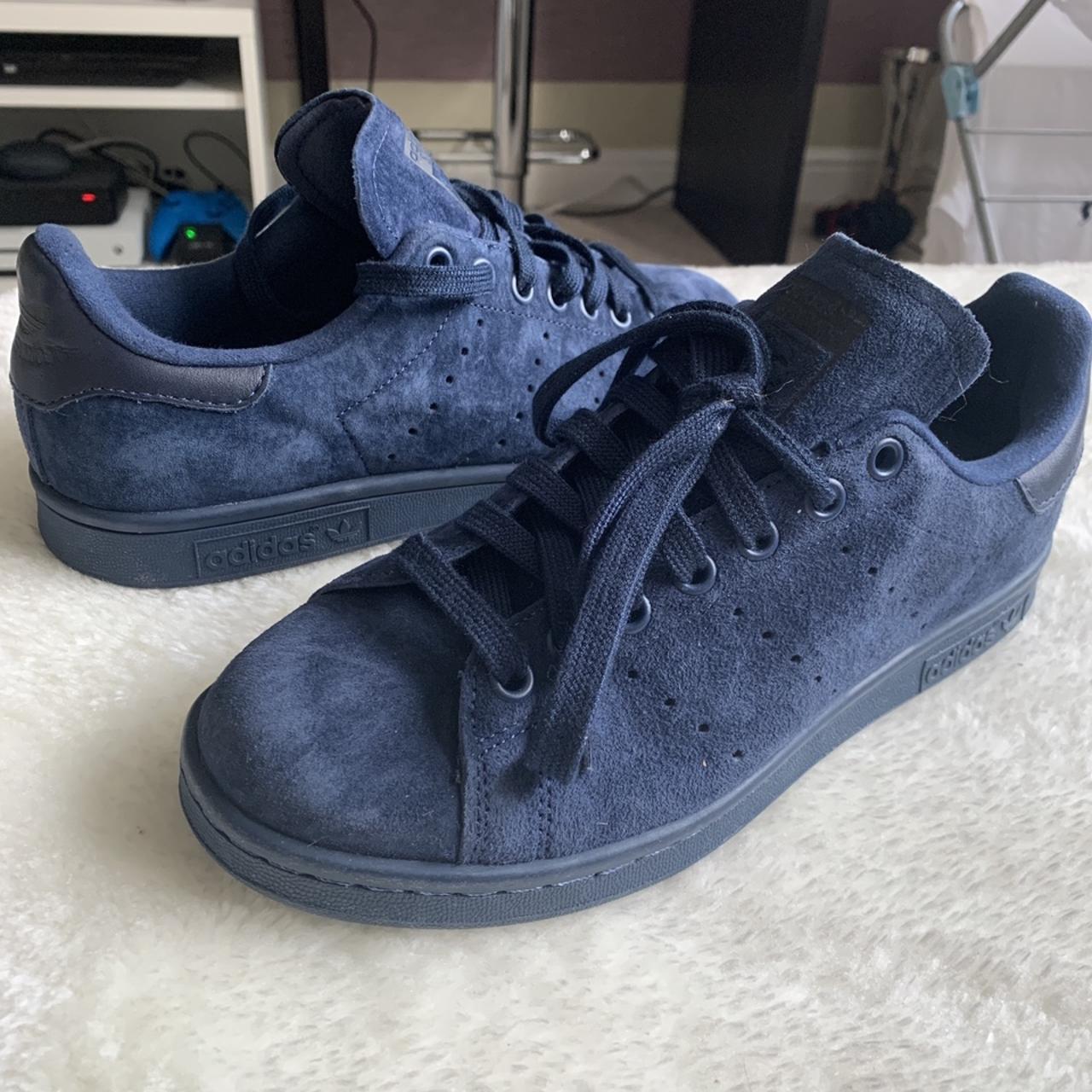 Stan smith hotsell navy suede