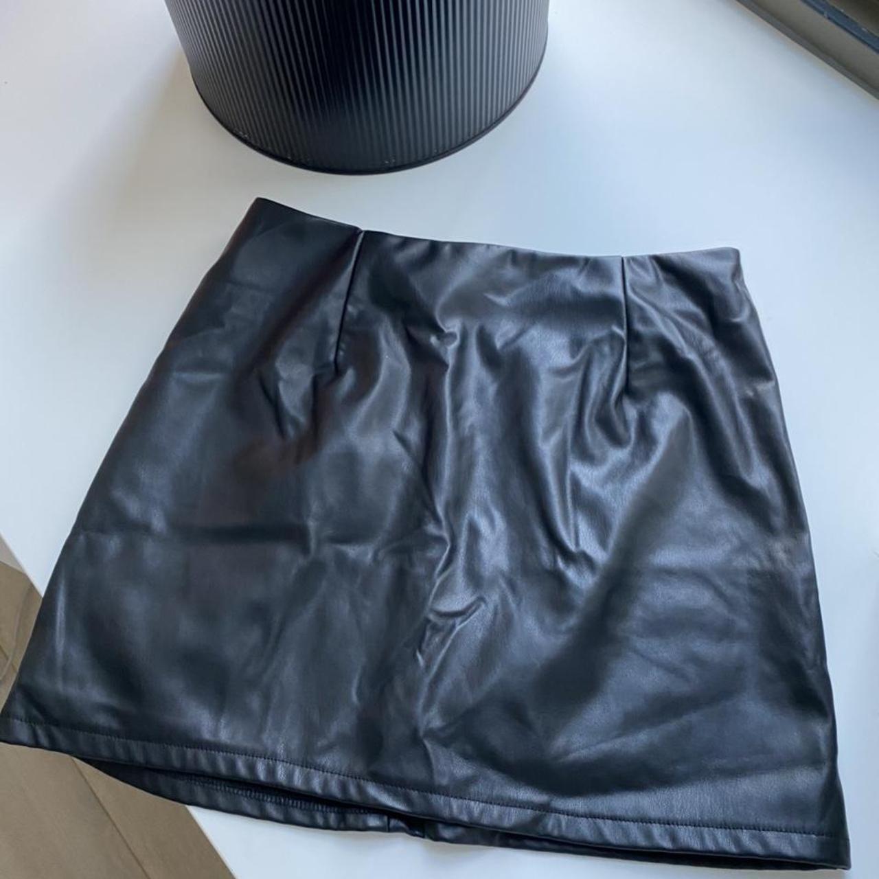 I.AM.GIA Women's Black Skirt Depop