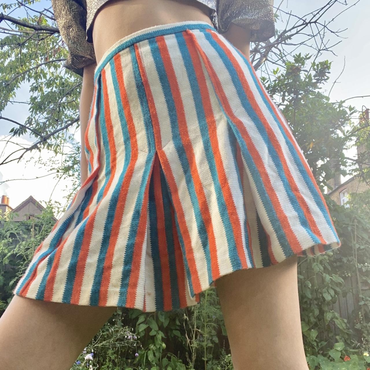 lovely 70s wool striped mini skirt, perfect