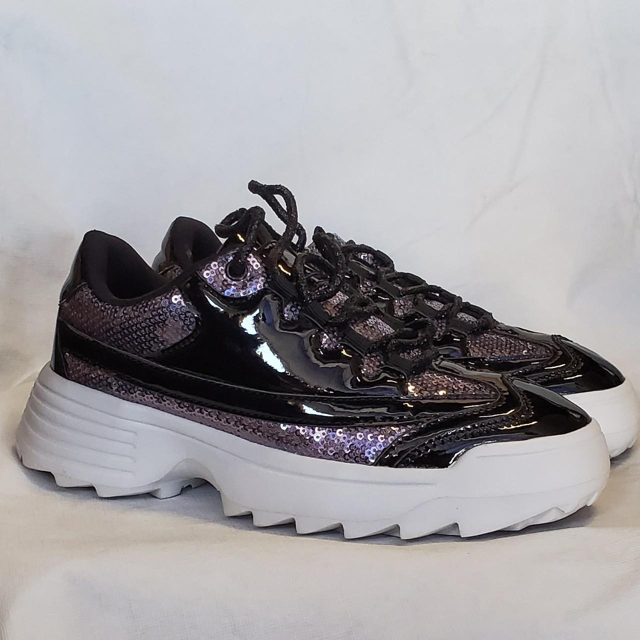 silver fila trainers