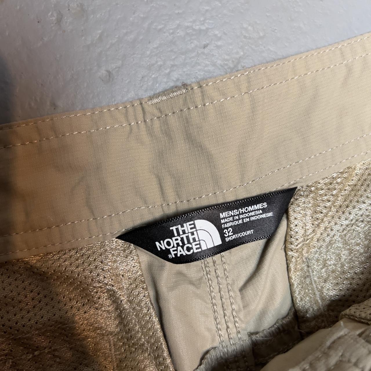 The North Face Men's Cream and Tan Shorts (2)