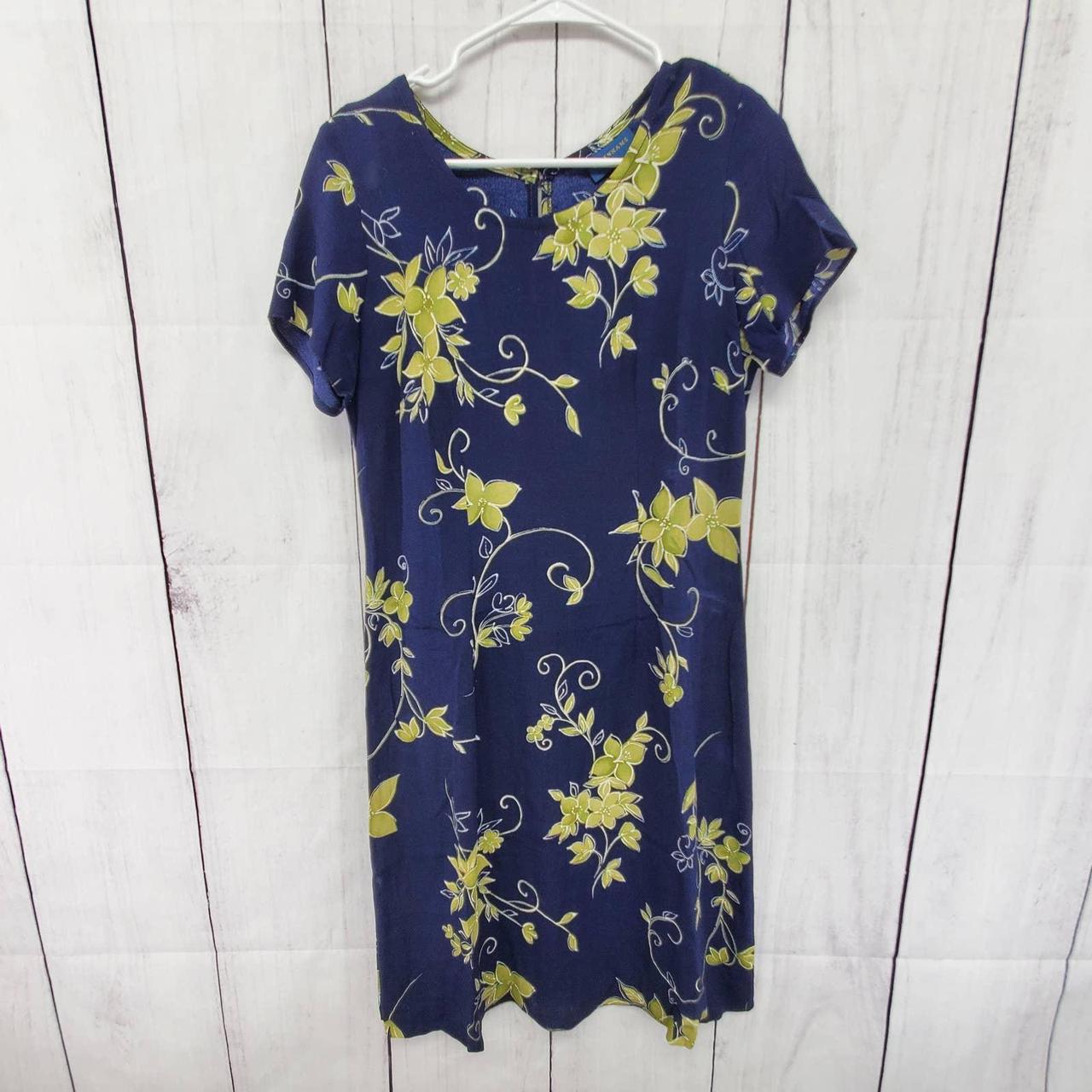 Product Image 1 - Debenhams Medium Floral Crew Neck