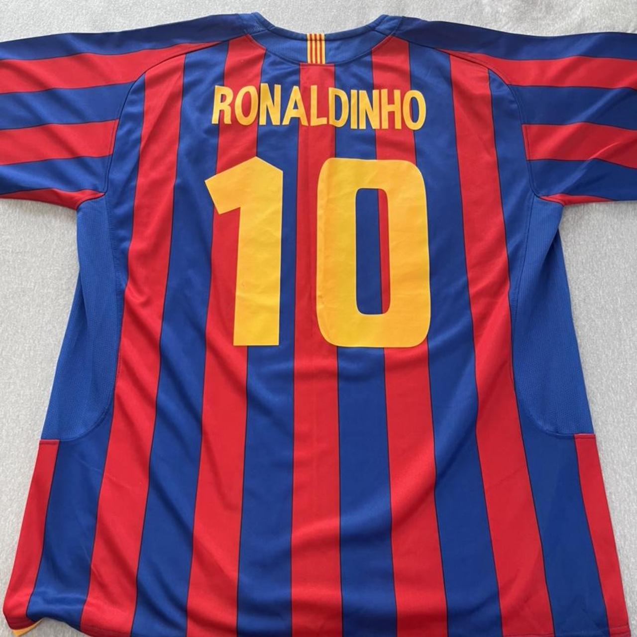 FC Barcelona Ronaldinho jersey Fits a Large!!... - Depop