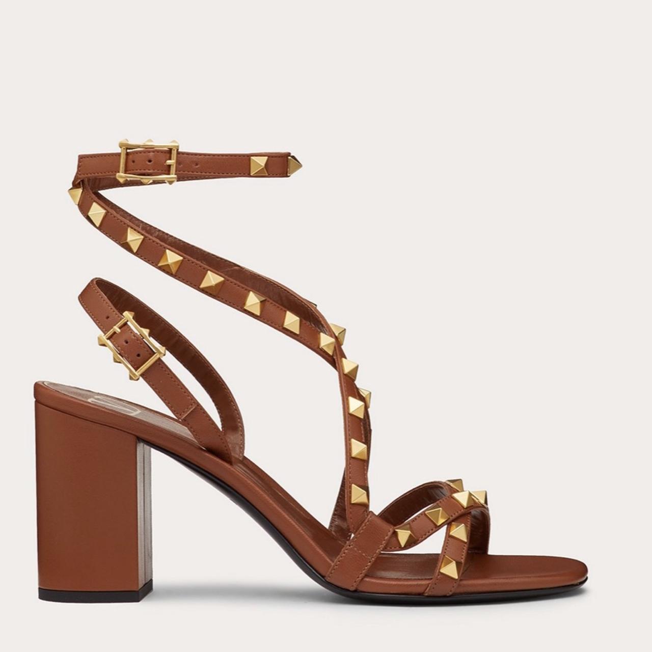 Rockstud outlet flair sandal