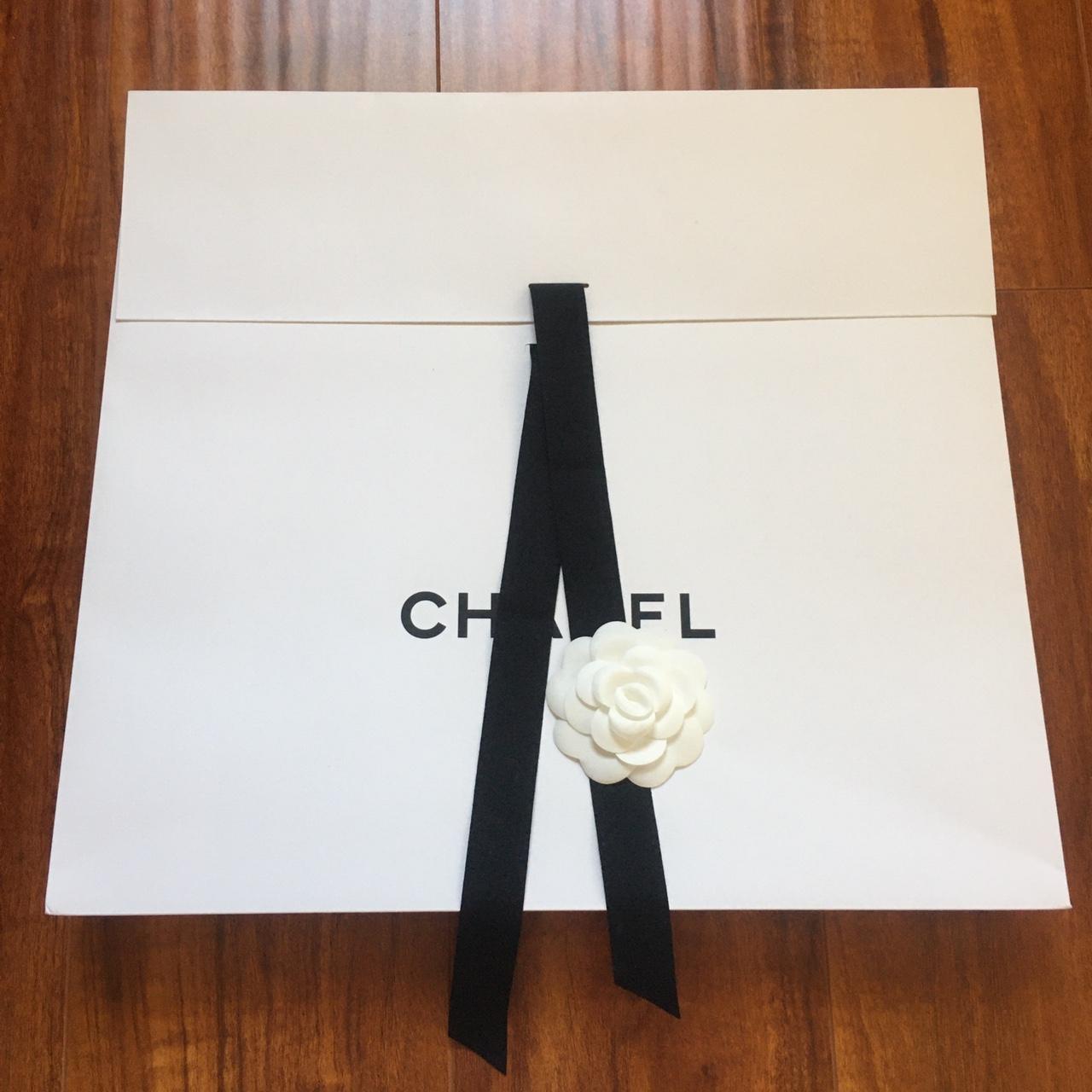 chanel white gift bag