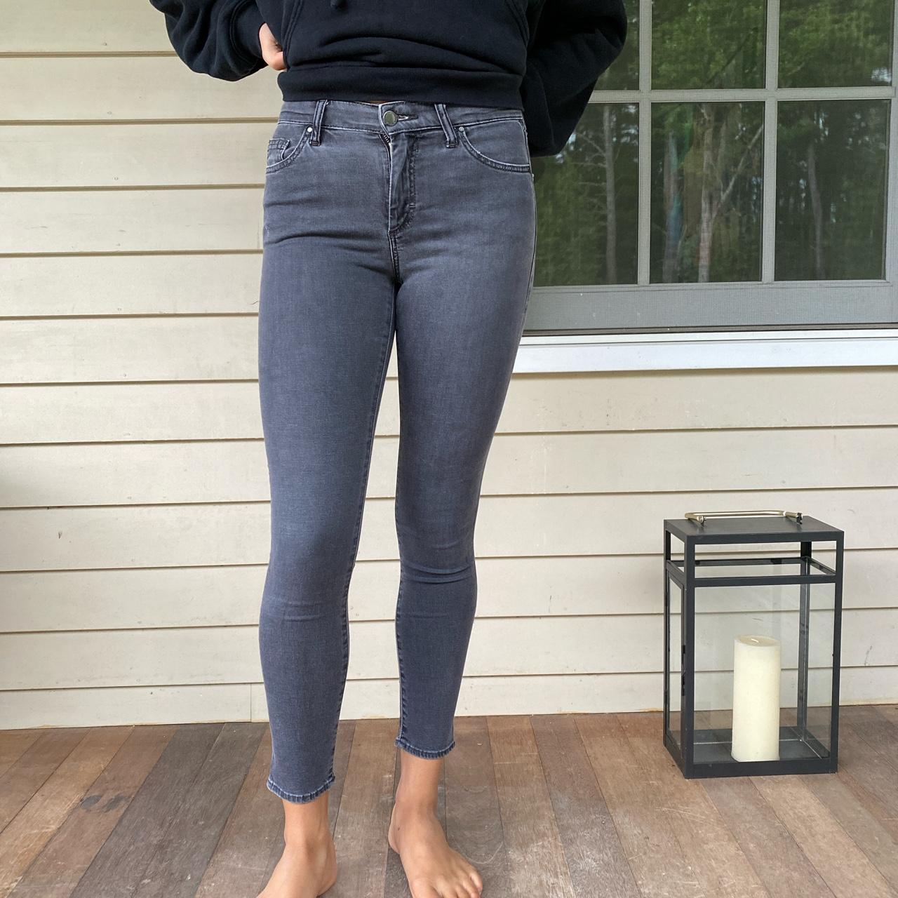 Grey “Leigh” jeans from Topshop. Skinny but a very... - Depop