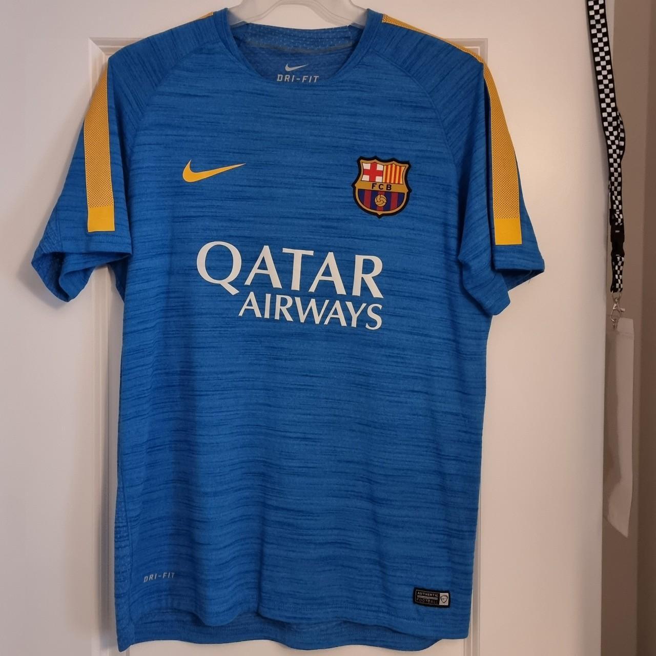 Nike Men's Yellow And Blue T-shirt 