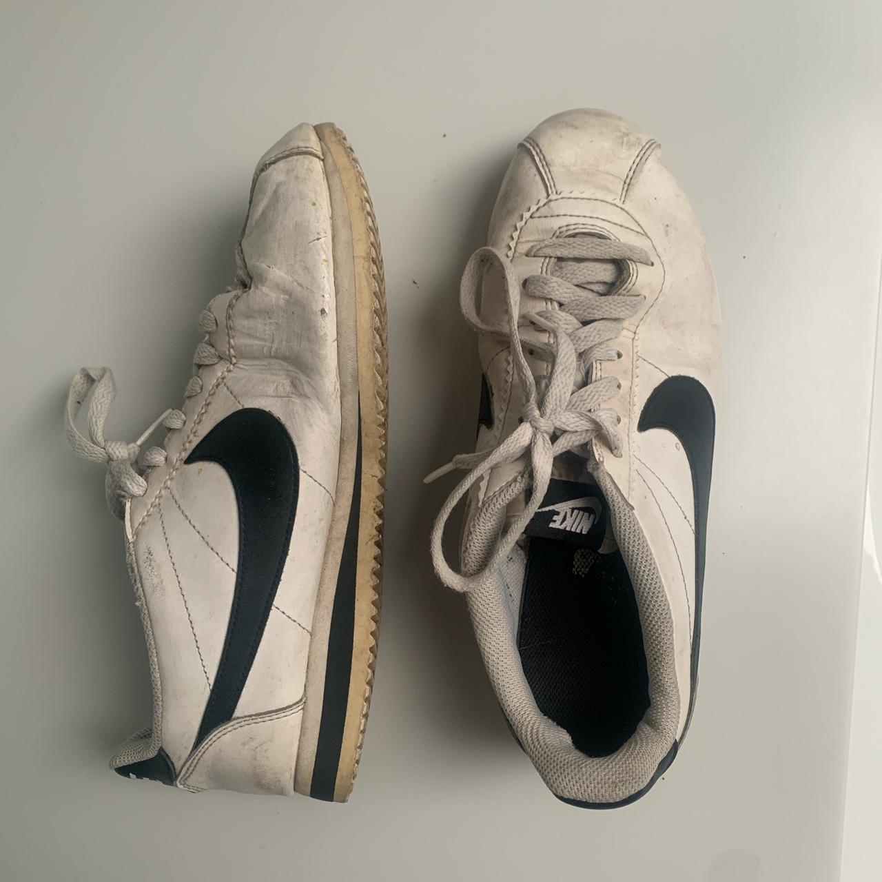 Black nike outlet cortez white laces