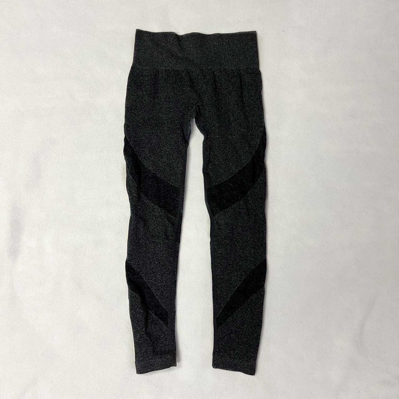 Women's Grey and Black Leggings | Depop