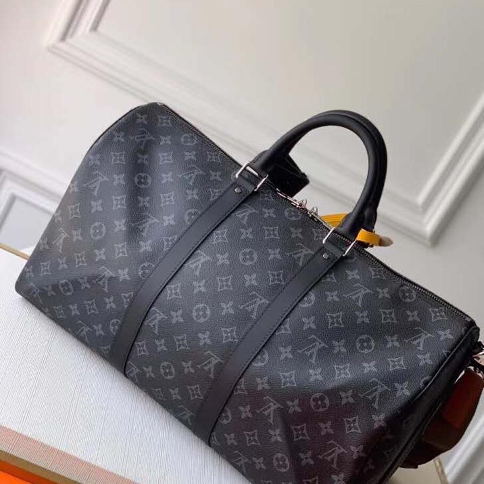 LOUIS VUITTON Comes in a 1oz glass roll on No - Depop