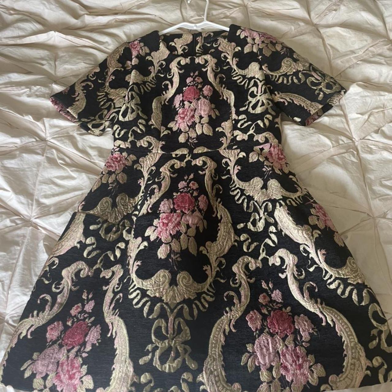 vintage tapestry puff dress with pockets! Selling... Depop