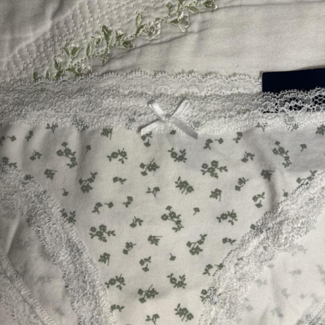 ONHAND‼️ Brandy Melville ~ Floral Bow Underwear, Women's Fashion